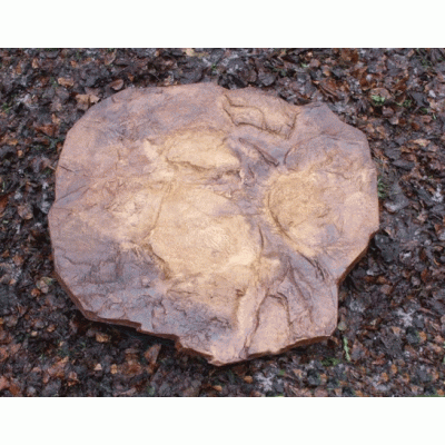 Утепленная крышка люка в виде камня  